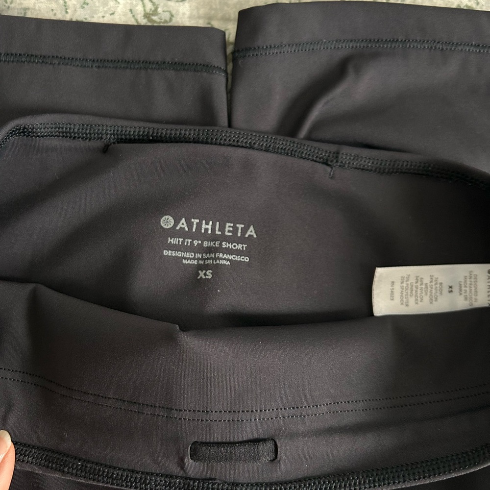 Athleta Black HIIT It 9" Bike Shorts - Picture 6 of 7